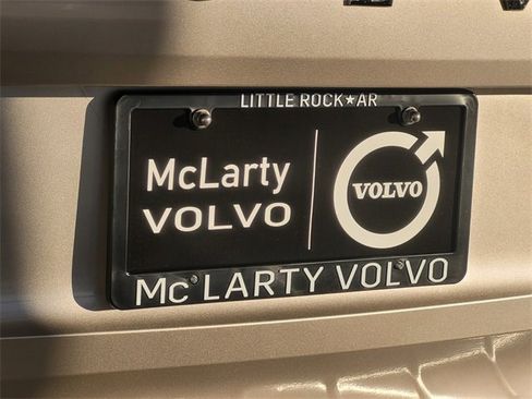 Certified 2023 Volvo XC60 B5 Ultimate w/ Climate Package image 8