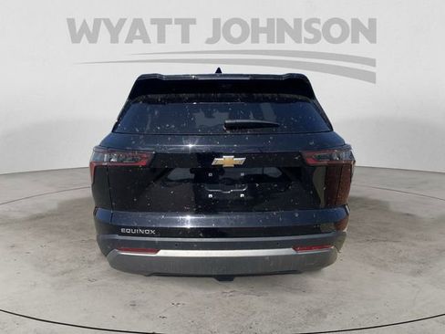 Used 2025 Chevrolet Equinox LT w/ Convenience Package II image 8