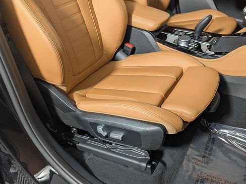 Used 2021 BMW X4 xDrive30i w/ Executive Package image 36