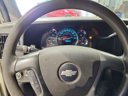 Used 2009 Chevrolet Express 2500 Extended image 6