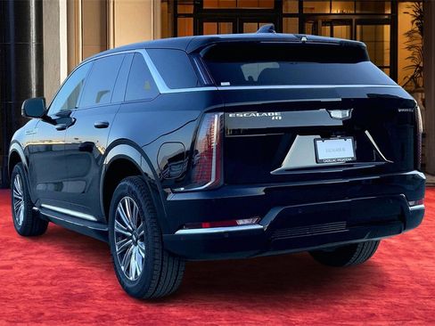 New 2026 Cadillac Escalade IQ Luxury 1 image 4