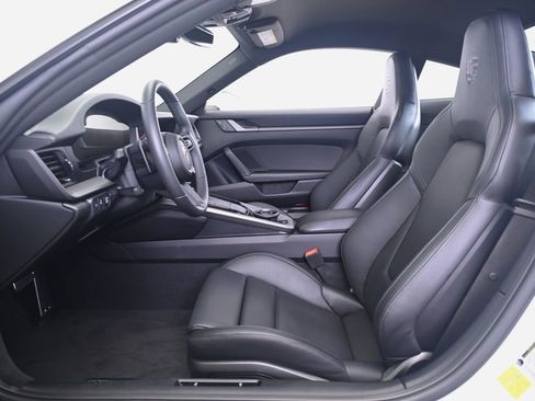 Used 2025 Porsche 911 Carrera image 25