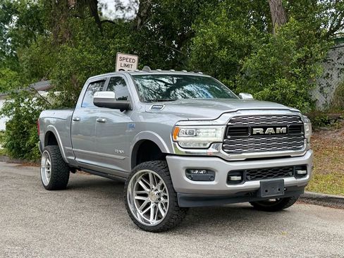 Used 2019 RAM 2500 Limited AWD/4WD image 2