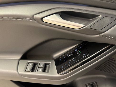 New 2025 Audi Q6 e-tron Premium Plus image 10