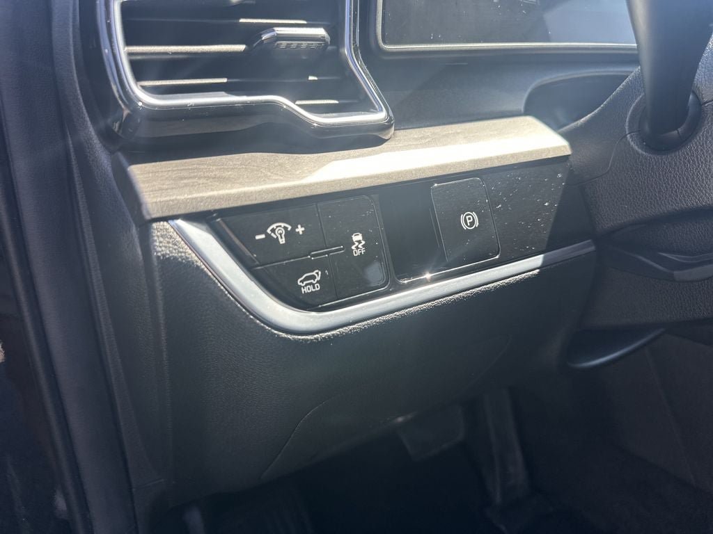 Used 2023 Kia Sportage X-Line w/ X-Line Premium Package AWD/4WD image 17