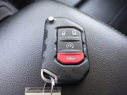 Used 2023 Jeep Wrangler Unlimited Sahara w/ Cold Weather Group AWD/4WD image 29