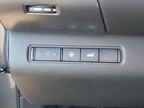 New 2026 Nissan Pathfinder SL w/ SL Premium Package image 9