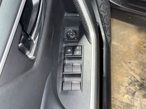 Used 2022 Toyota RAV4 XLE w/ Carpet Mat Package (TMS) AWD/4WD image 22