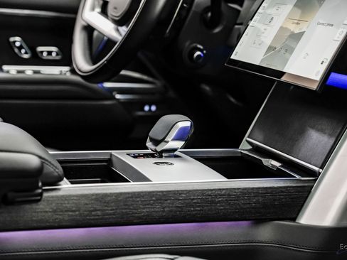 Used 2024 Land Rover Range Rover SE image 48