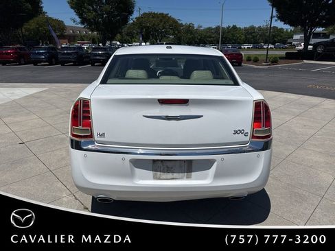 Used 2011 Chrysler 300 C w/ Sound Group RWD image 9