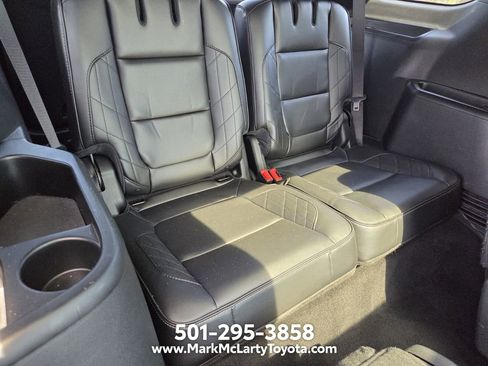 Used 2018 Ford Explorer Platinum AWD/4WD image 14