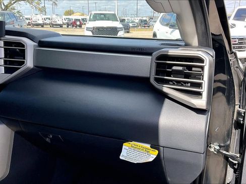 Used 2024 Toyota Tundra Limited AWD/4WD image 23