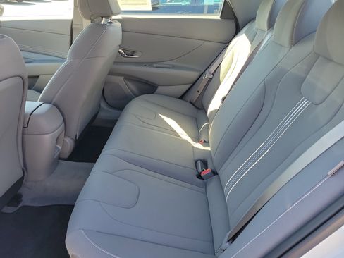 Used 2025 Hyundai Elantra Sport image 11