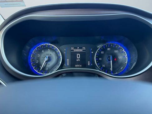 Used 2021 Chrysler Voyager LX image 12