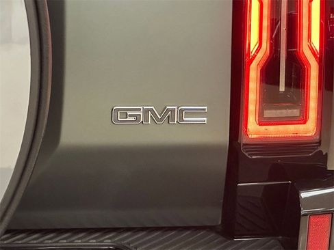 Used 2024 GMC Hummer EV 3X image 8