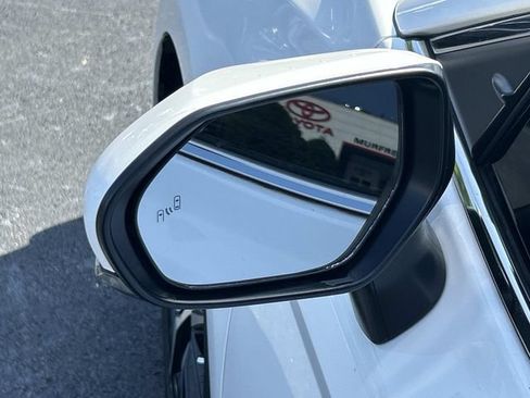 Used 2023 Toyota Camry SE FWD image 13