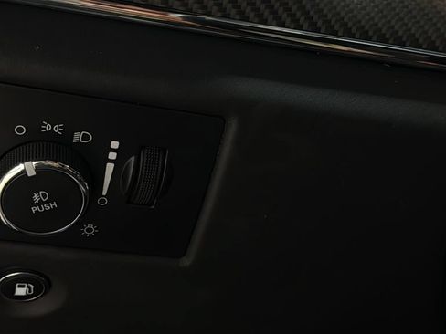 Used 2018 Jeep Grand Cherokee SRT AWD/4WD image 37