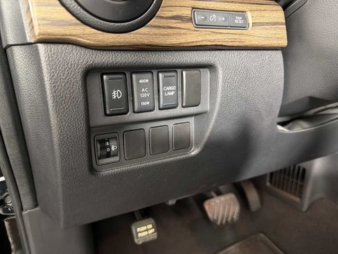 Used 2017 Nissan Titan SL RWD image 30