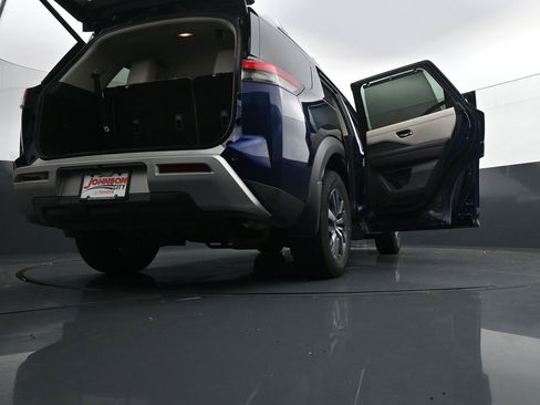 Used 2023 Nissan Pathfinder SL FWD image 47