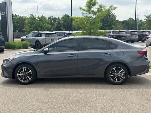 Used 2023 Kia Forte LXS FWD image 3