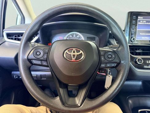 Used 2022 Toyota Corolla LE FWD image 29