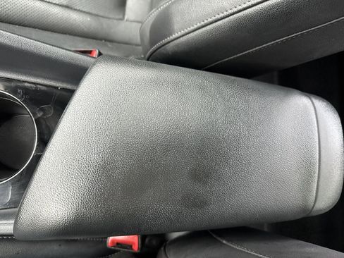 Used 2022 Hyundai Elantra Limited w/ Preferred Accessory Package image 24