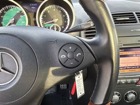 Used 2010 Mercedes-Benz SLK 300 image 22