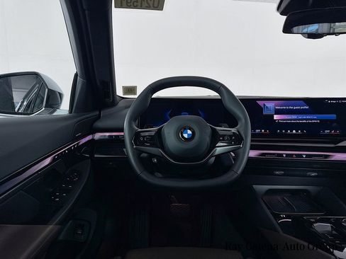 Used 2024 BMW 540i xDrive w/ Premium Package image 24