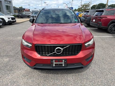 Used 2021 Volvo XC40 T4 R-Design w/ Climate Package FWD image 4