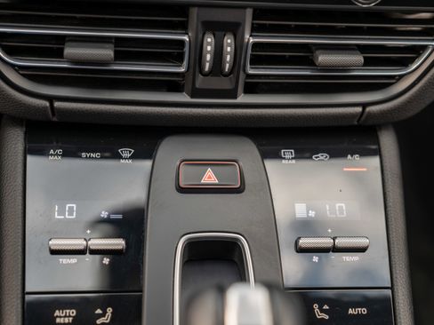 Used 2022 Porsche Macan image 29