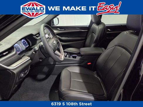 New 2025 Jeep Grand Cherokee L Limited w/ Luxury Tech Group II image 9