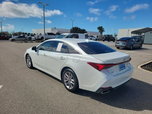 Used 2019 Toyota Avalon XLE w/ Moonroof Package image 7