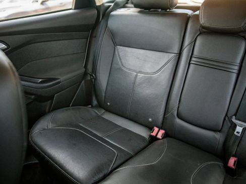 Used 2015 Ford Focus Titanium FWD image 14