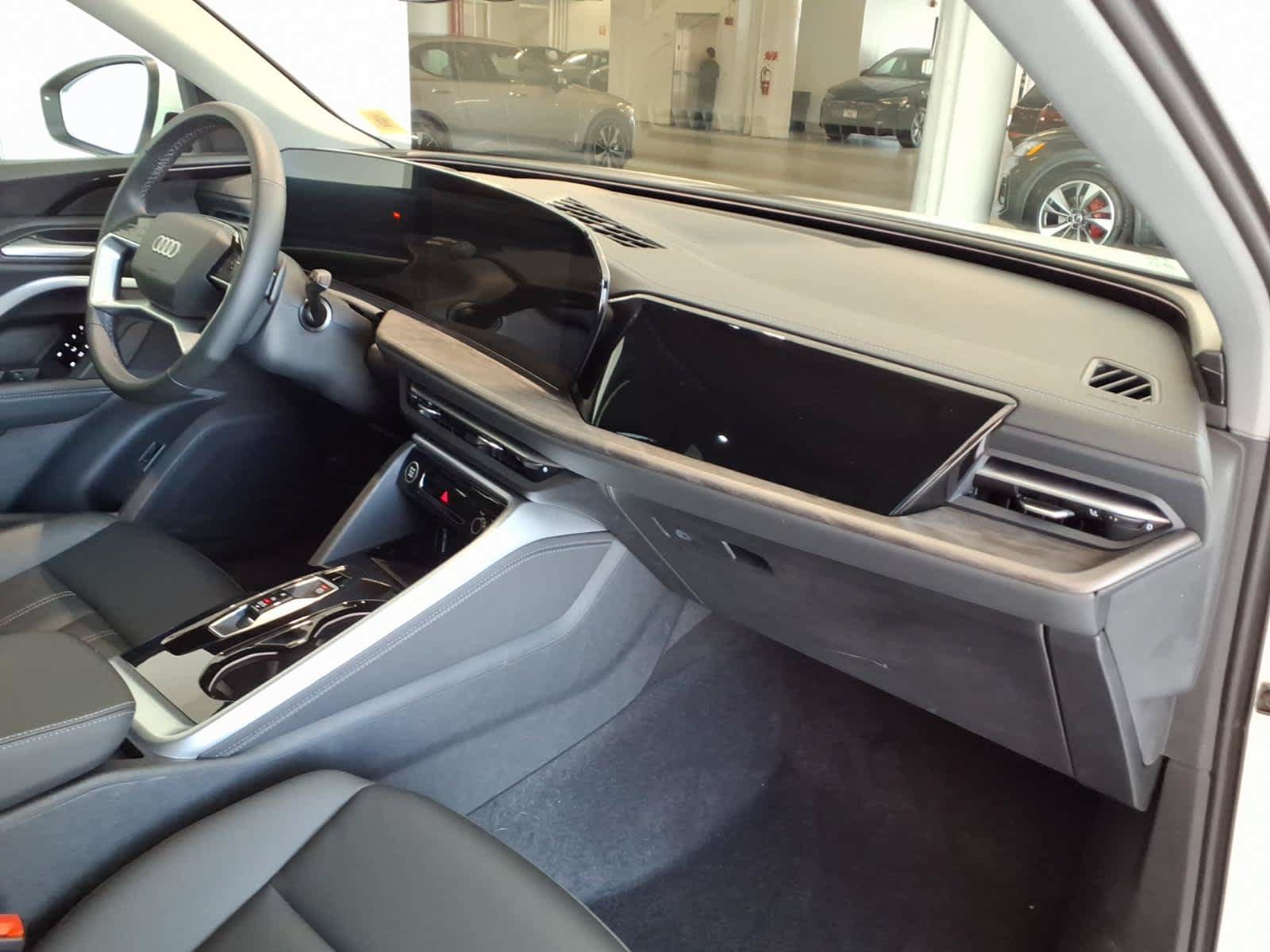 Used 2025 Audi Q5 Premium w/ Convenience Package AWD/4WD image 21