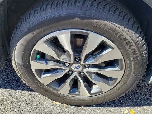 Used 2023 Subaru Outback Limited XT image 7