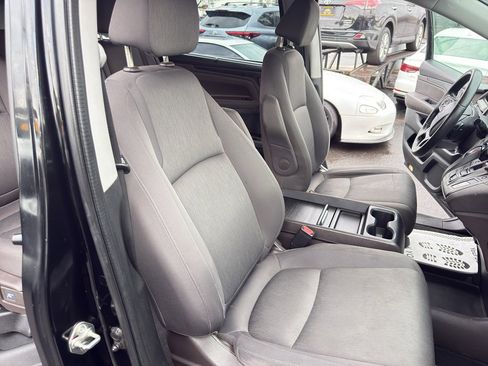 Used 2018 Honda Odyssey EX image 18
