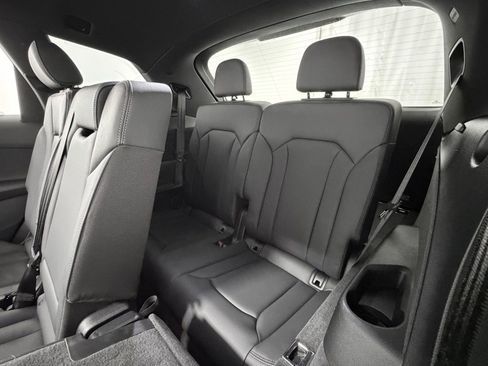 Used 2025 Audi Q7 2.0T Premium w/ Convenience Package AWD/4WD image 35