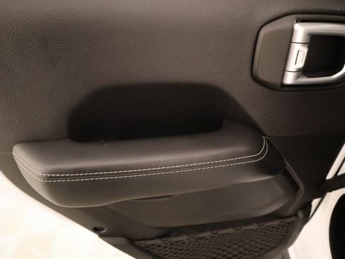 Used 2020 Jeep Gladiator Overland image 17