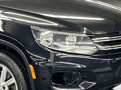 Used 2018 Volkswagen Tiguan Limited w/ Premium Package FWD image 37