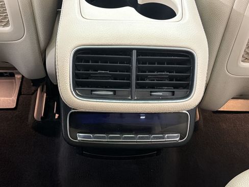 Used 2022 Mercedes-Benz GLS 450 4MATIC image 33