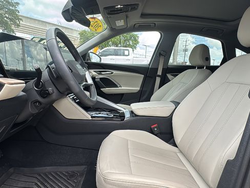 Used 2025 Audi Q5 Premium w/ Convenience Package AWD/4WD image 9