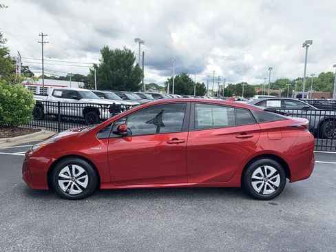 Used 2016 Toyota Prius Four w/ Advanced Technology Package FWD image 5