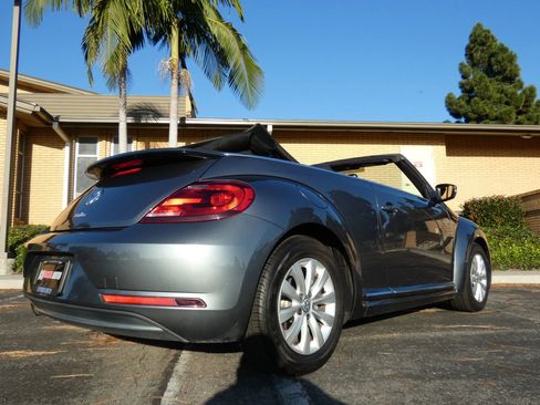 Used 2018 Volkswagen Beetle 2.0T S image 8