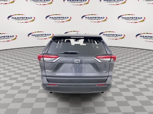 Used 2022 Toyota RAV4 LE FWD image 7