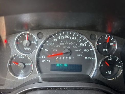 Used 2021 Chevrolet Express 2500 w/ Driver Convenience Package RWD image 11
