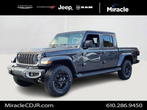 New 2025 Jeep Gladiator Sport image 2