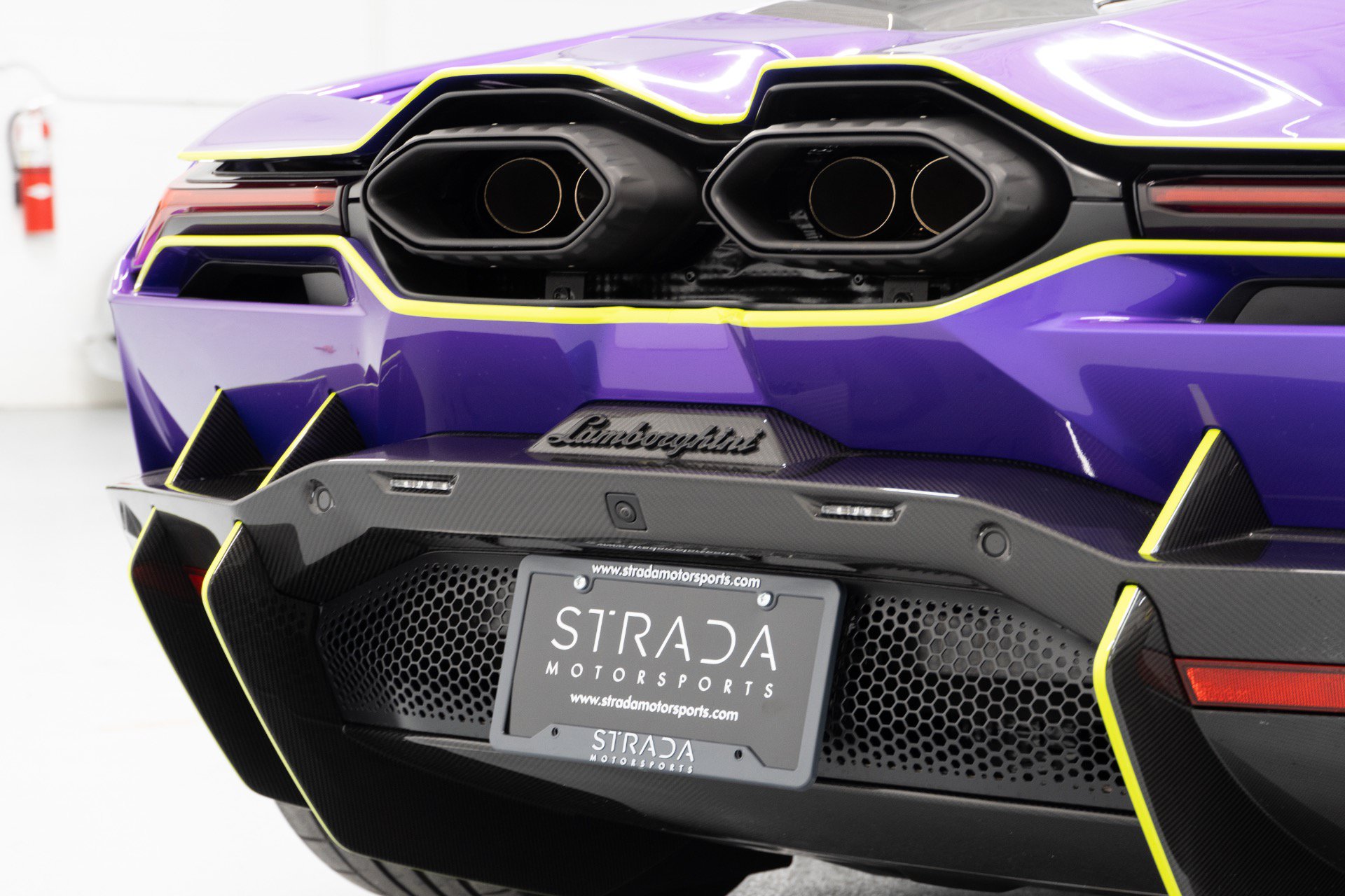 Used 2024 Lamborghini Revuelto AWD/4WD image 16