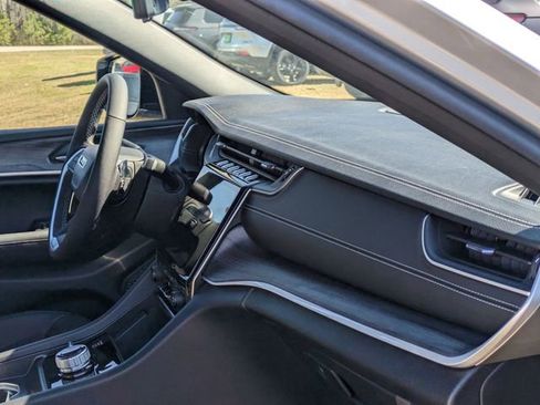 New 2025 Jeep Grand Cherokee L Limited w/ Luxury Tech Group II image 35