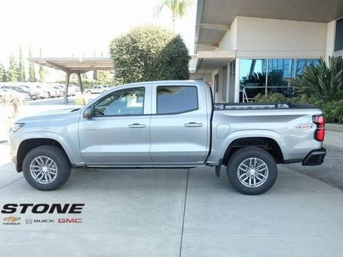 Used 2025 Chevrolet Colorado LT w/ LT Convenience Package AWD/4WD image 4