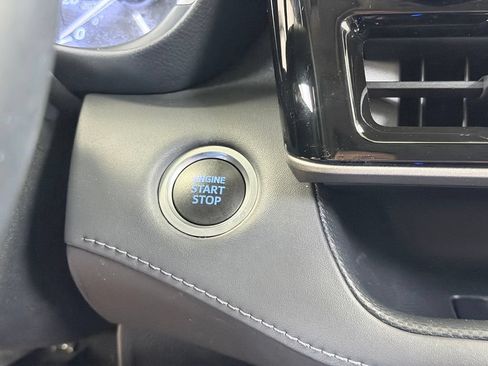Used 2021 Toyota Highlander XLE AWD/4WD image 54